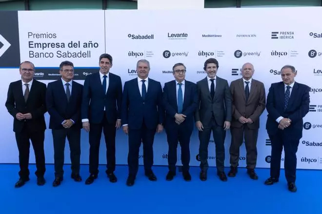 Ángel Baez (director de Mediterráneo), Toni Cabot (director de Información), Andrés Sánchez (director general de Prensa Ibérica en la Comunitat Valenciana, Murcia y Andalucía), Fernando Canós (director general adjunto y director Territorial Este del Banco Sabadell), José Antonio Rovira (conseller de Economía), Sergi Guillot (director general de Prensa Ibérica), Joan-Carles Martí (director de Levante-EMV), y Juan Ramón Gil (director general de Contenidos de Prensa Ibérica en la Comunitat Valenciana, Murcia y Andalucía) / Miguel Angel Montesinos.