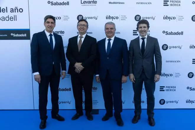 >Andrés Sánchez (director general de Prensa Ibérica en la Comunitat Valenciana, Murcia y Andalucía), Vicente Lafuente (presidente CEV), Fernando Canós (director general adjunto y director Territorial Este del Banco Sabadell) y Sergi Guillot (director general de Prensa Ibérica) / Miguel Angel Montesinos.
