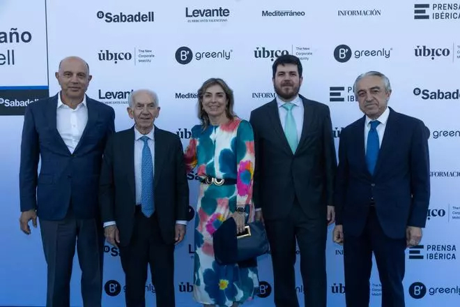 Alfredo Rodríguez (Rover), Vicente Quilis (Inelcom), Amalia Úbeda, Javier Quilis (Inelcom) y José María Tomás (arquitecto) / Miguel Angel Montesinos.
