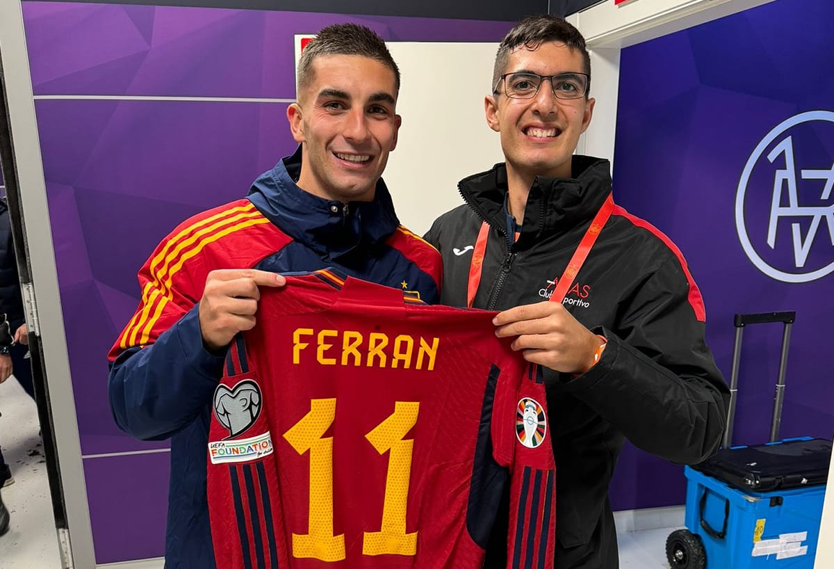 El abrazo de Ferrán Torres a Álex o el partido de fútbol que no se vio durante el España – Georgia