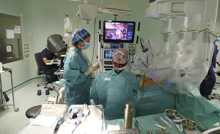 Cirugía robótica: la revolución tecnológica que ofrece máxima precisión y menor tiempo de recuperación
